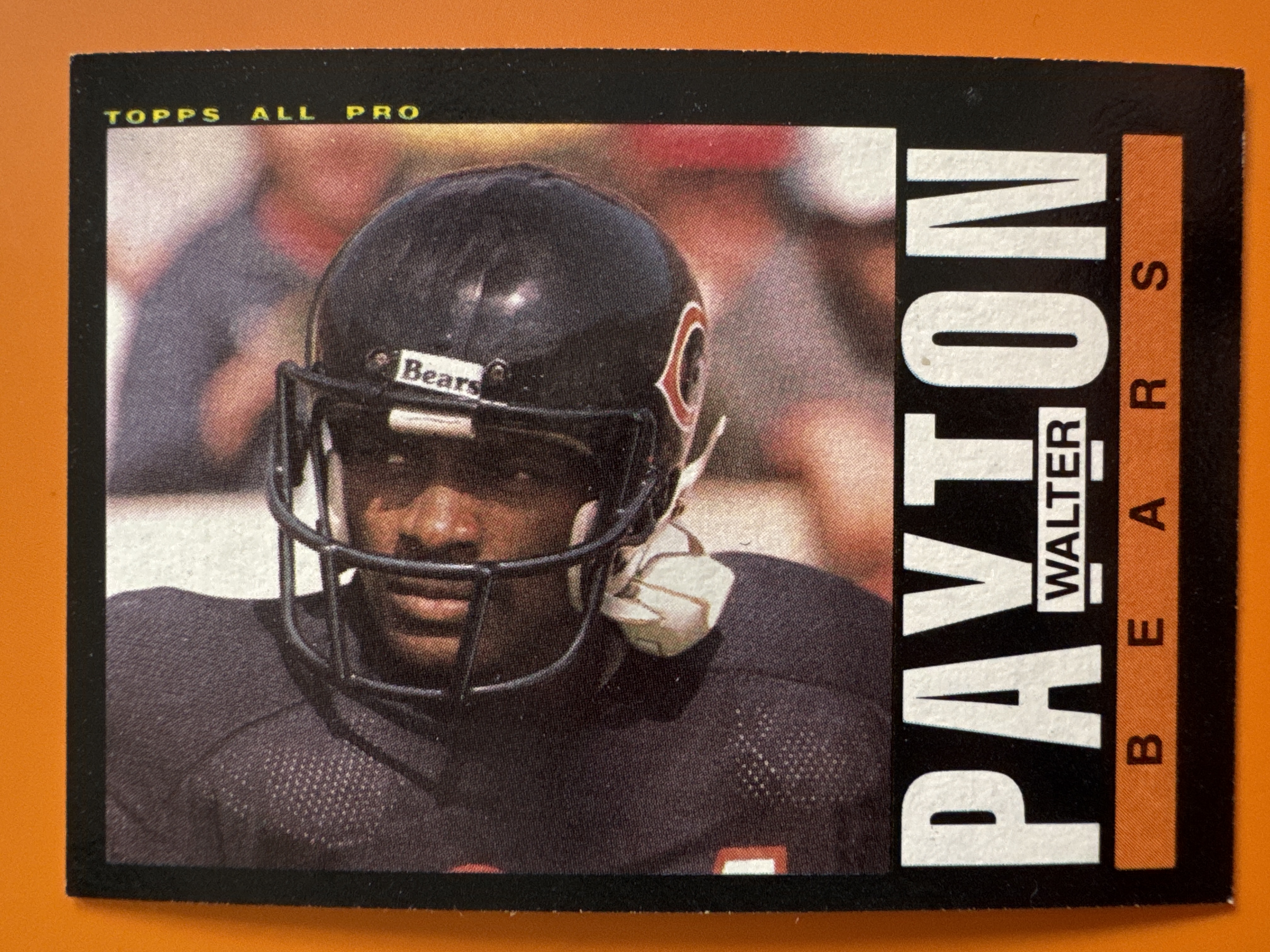 1985 Topps Walter Payton front